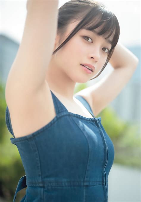 橋本環奈のエロ画像まとめ。写真集のムチムチおっぱい＆濡れ場。